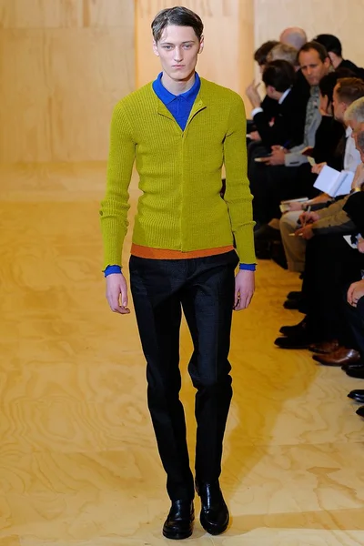Look 12